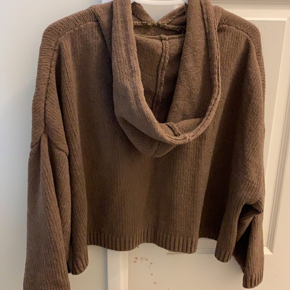 cute cute sweater🐻 - Picture 2 of 2